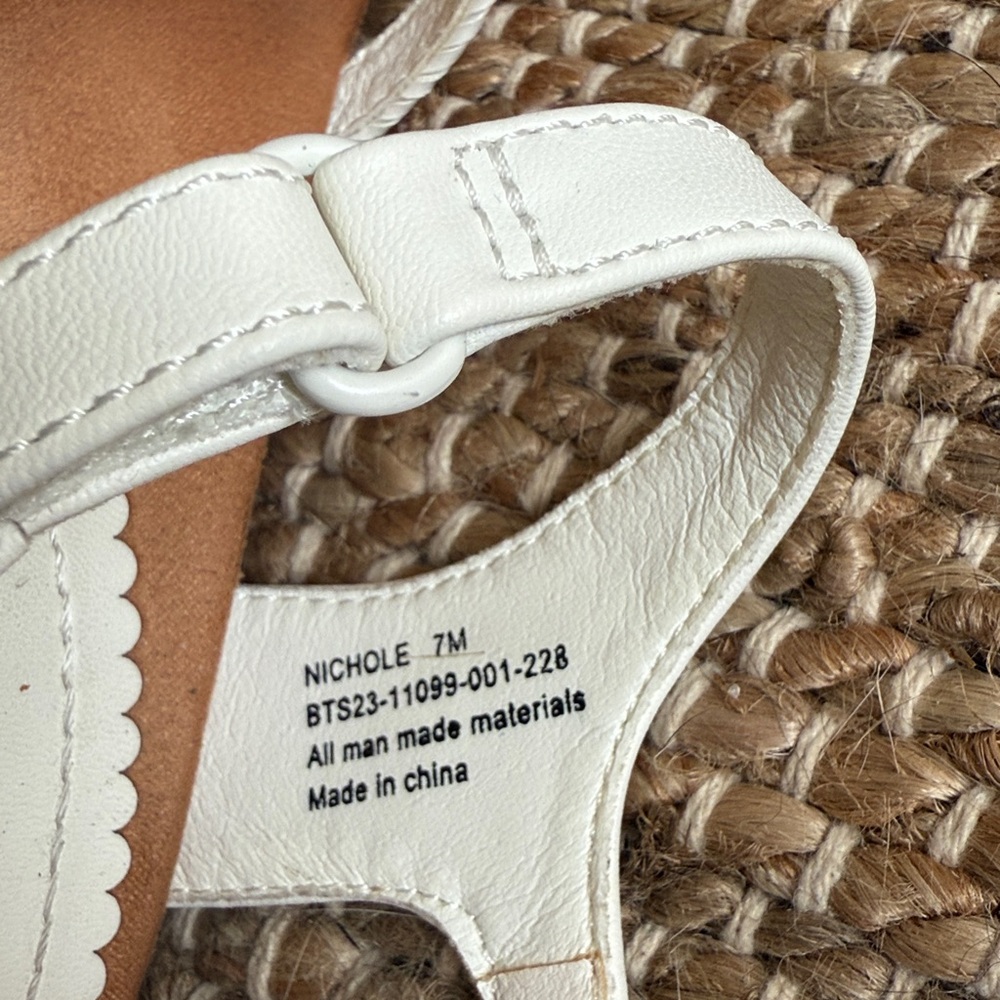 Nicole White Sandals with braid detail and soft footbed - Picture 6 of 6